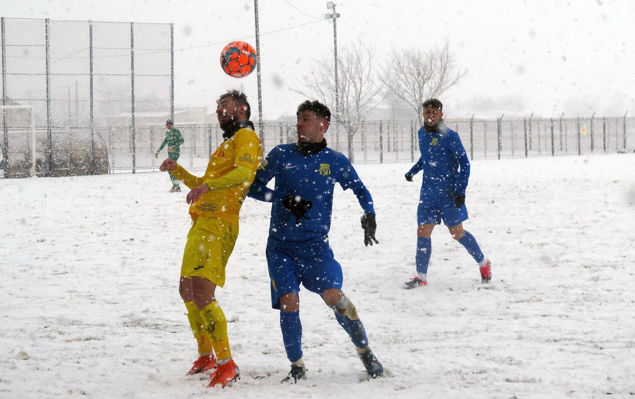 Petrolul a învins CS Afumați într-un amical disputat într-un ”veritabil decor hibernal”. Arnăutu a revenit cu gol