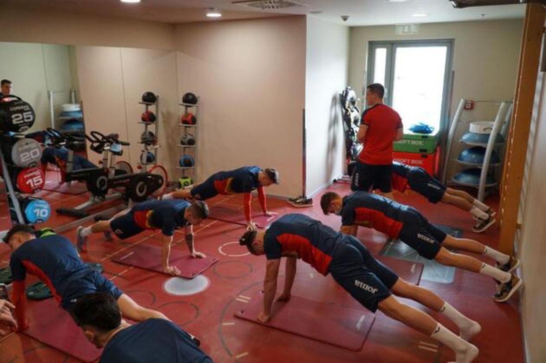 Adrian Mutu i-a băgat pe tricolorii de la România U21 în sala de forță | GALERIE FOTO