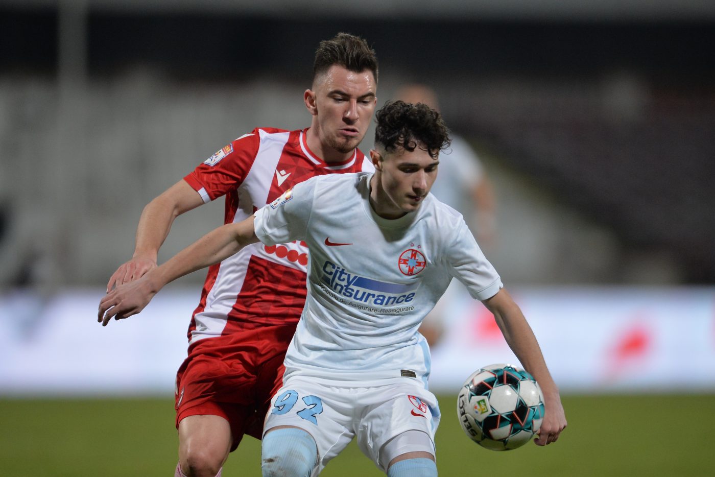 FCSB riscă să piardă încă un jucător! Adrian Niță, titularizat cu Universitatea Craiova după ce a suferit o ruptură musculară