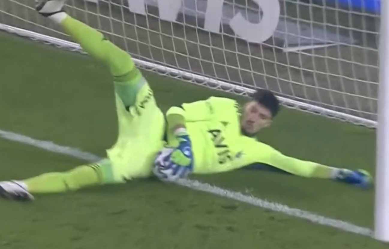Alex Maxim, gol în Turcia împotriva lui Fenerbahce! Cea mai norocoasă reușită din carieră într-un meci întrerupt de o pisică | VIDEO