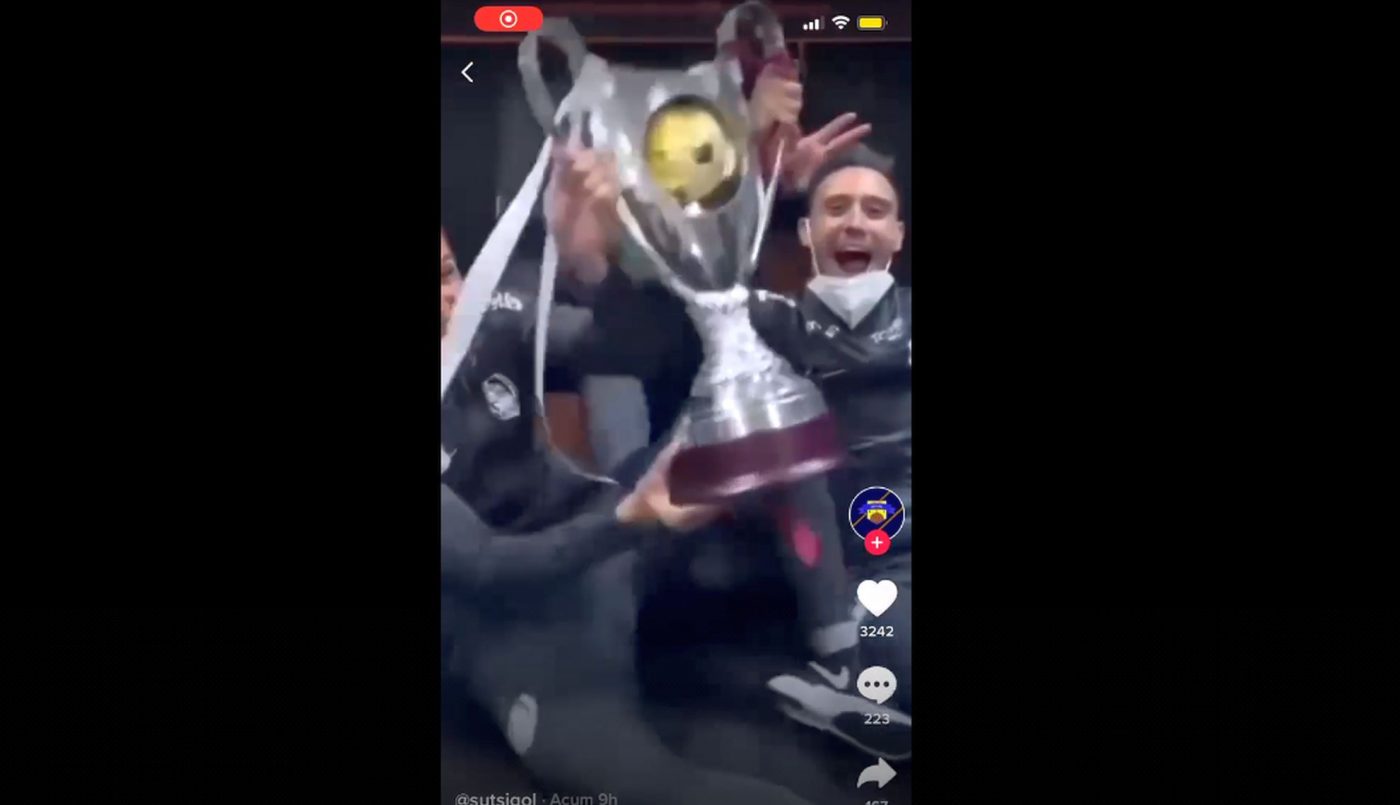 Vedetele de la CFR Cluj, petrecere inedită după Supercupa României! Cum s-au distrat Manea, Camora și Păun | VIDEO