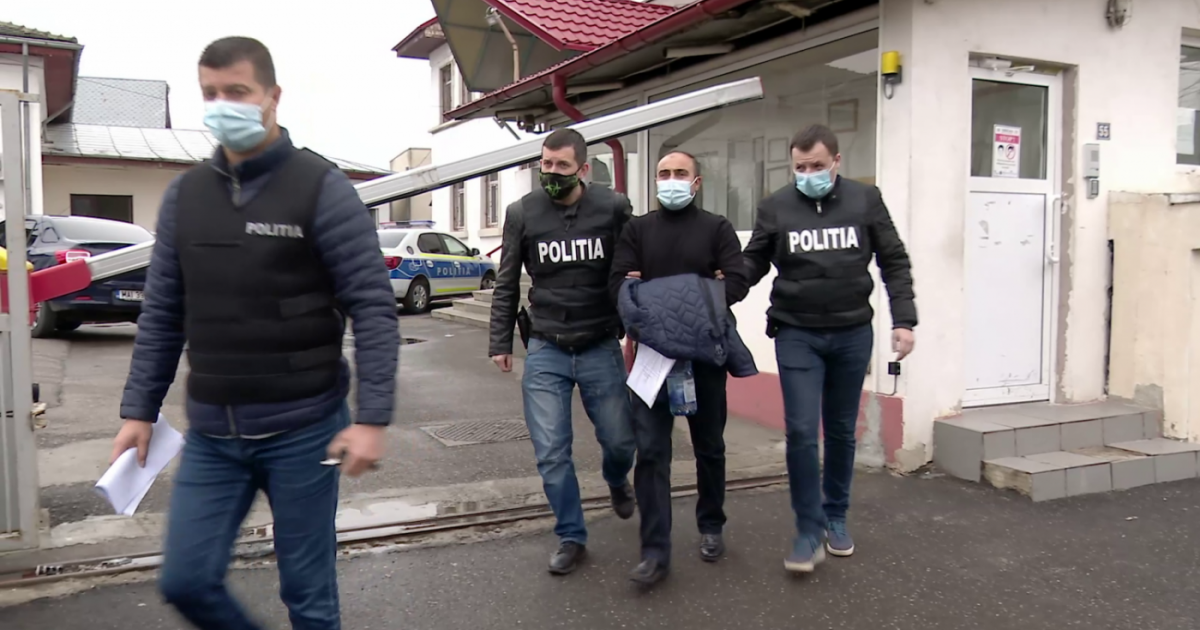 Detalii șocante în cazul angajatului secretarului general adjunct al FRF, acuzat că a întreținut relații sexuale cu o minoră și a agresat sexual alte două tinere! Prima reacție a lui Costel Ghiță | EXCLUSIV