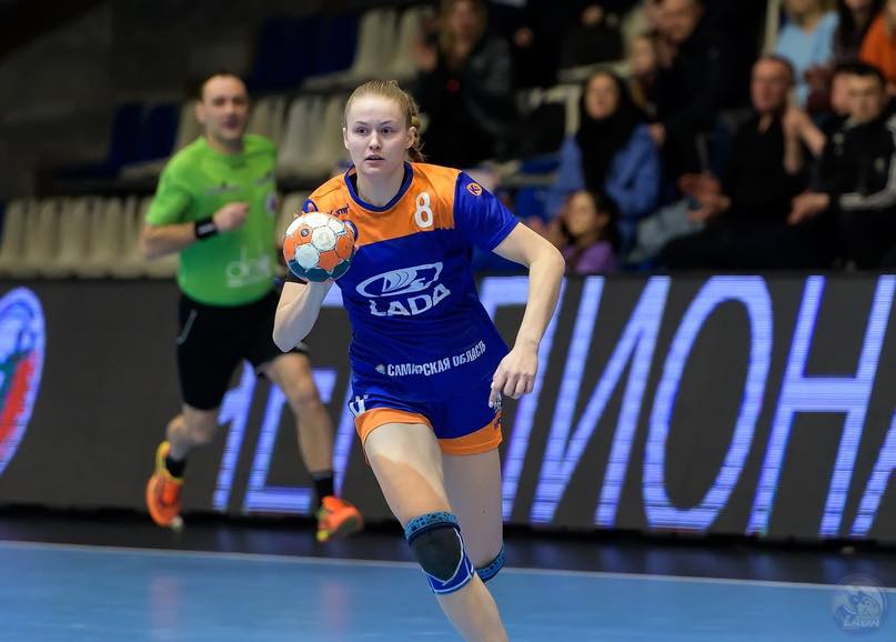 Noua „Cristina Neagu” ratează confruntarea cu adevărata Cristina Neagu. Elena Mikhaylichenko, starul echipei CSKA Moscova, a ales tot tricoul cu nr. 8