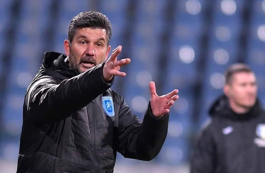 Marinos Ouzounidis și-a făcut praf jucătorii după eșecul cu CFR: „Distrugem tot și nu accept asta! Chiar și când e 10-0, de ce să renunți?”