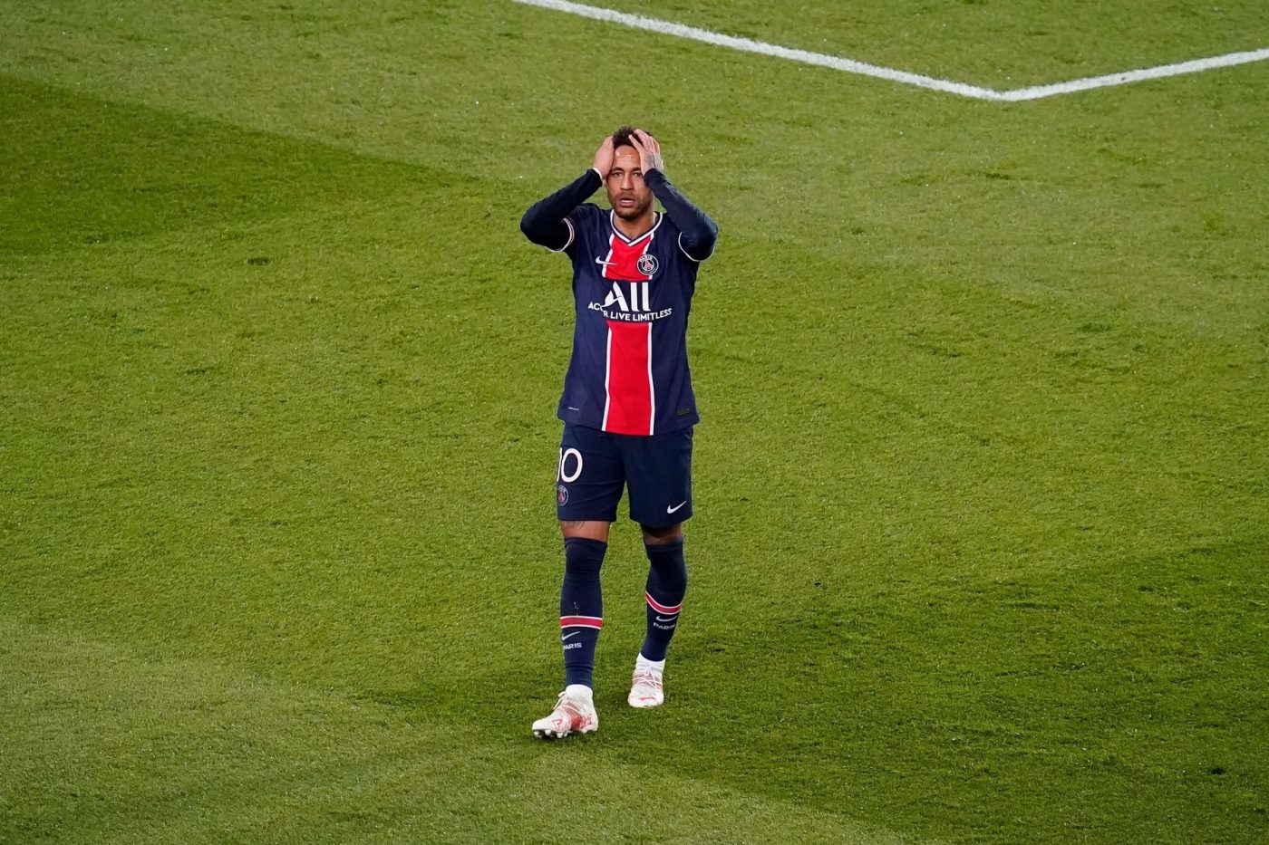 Neymar, lovit de un ghinion teribil în meciul cu Bayern! Două bare în trei minute și ratare monumentală | VIDEO