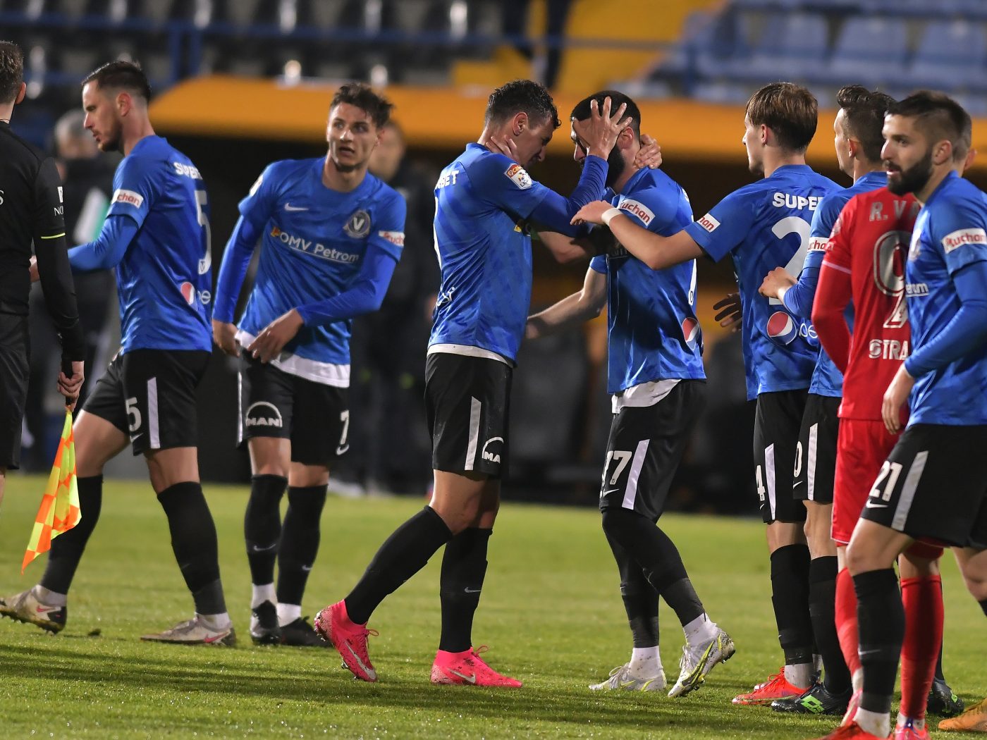 FC Viitorul se consideră dezavantajată de LPF și amenință cu neprezentarea în play-out: „Suntem singura echipă nevoită să facă asta. Deținătorul drepturilor TV ne condamnă la retrogradare”