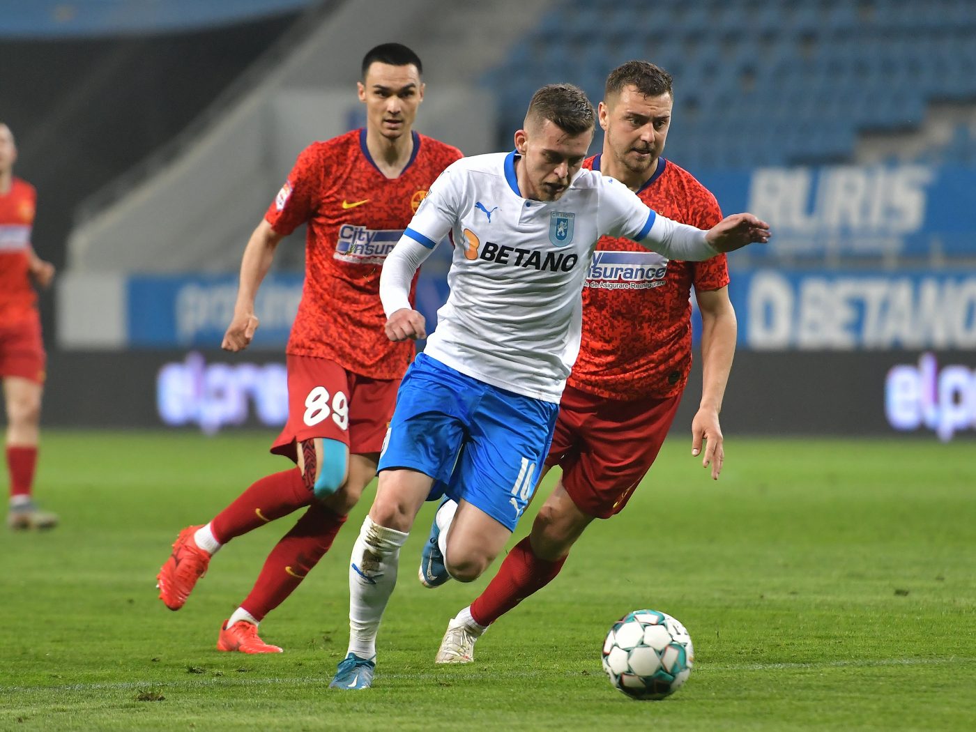 Universitatea Craiova – FCSB 1-0 | Live Video Online în etapa 4 din play-off-ul Ligii 1 | Bogdan Vătăjelu, eliminat după un fault asupra lui Octavian Popescu