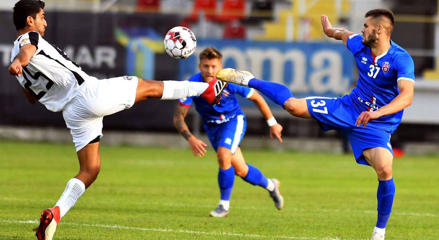 Tânărul fotbalist român care-și strigă disperarea: „Mă dau cu capul de pereți când mă ia durerea” Are nevoie de 16.000 de euro pentru a se opera: „Clubul n-a vrut să mai audă” | EXCLUSIV