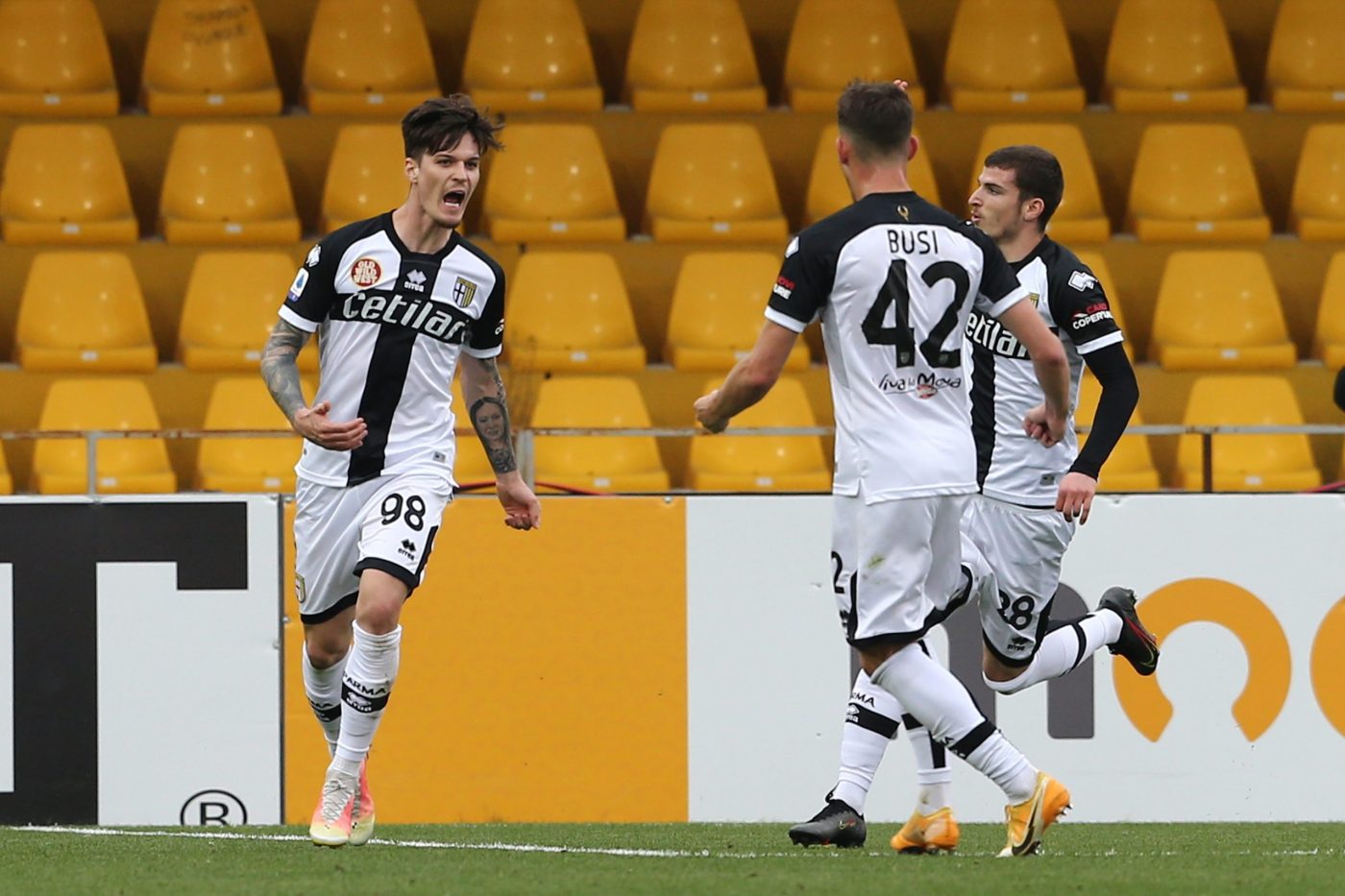 Dennis Man, schimbat după doar 20 de minute! Parma – Crotone 0-1, Live Video Online