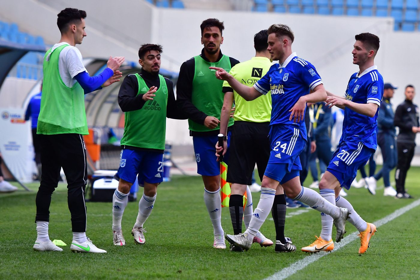 Eugen Trică și-a certat jucătorii în vestiar, după succesul obținut de ”FC U” Craiova cu ASU Poli: ”Nu vreau să mai văd așa ceva.” De unde au plecat nemulțumirile antrenorului și ce le-a cerut