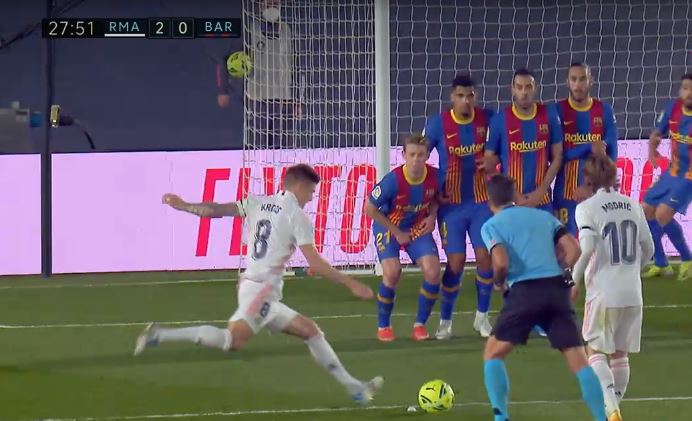 „El Clasico” incendiar! Toni Kroos, reușită impresionantă din lovitură liberă în Real Madrid – FC Barcelona. Cum l-a ajutat Jordi Alba | FOTO