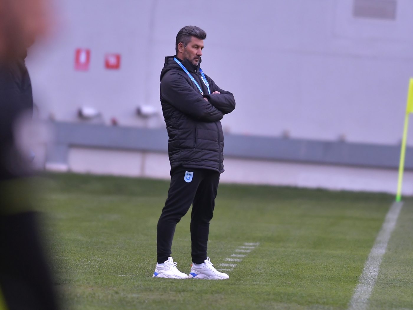 Marinos Ouzounidis, discurs perfect în limba română: „Dacă vrem să fim o echipă serioasă…” + Noi probleme cu Elvir Koljic, după victoria cu Viitorul Târgu Jiu?