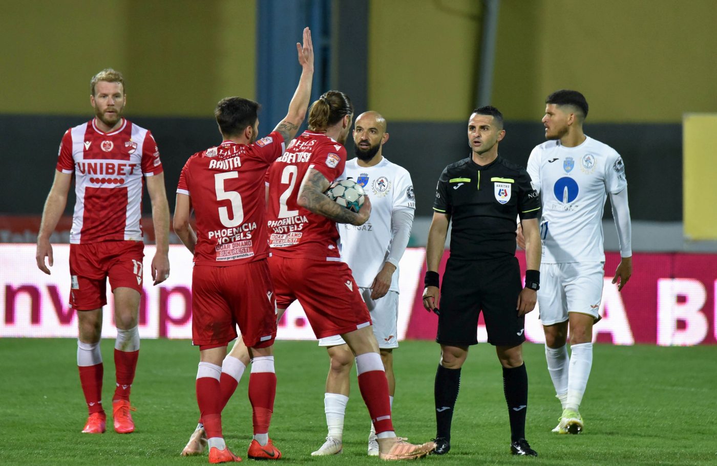Retrospectivă sezon 2020-2021. Liga 1 s-a transformat în Peninsula Iberică! 4 din 10 fotbaliști care au jucat sunt din străinătate