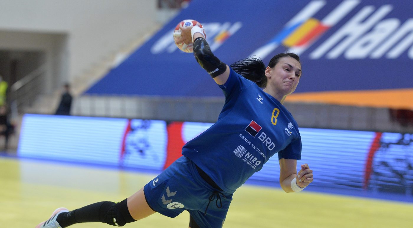 România este cu un picior la Campionatul Mondial de Handbal Feminin 2021. Tricolorele au câștigat la pas manșa tur cu Macedonia de Nord, cu 33-22. Cristina Neagu a dat recital