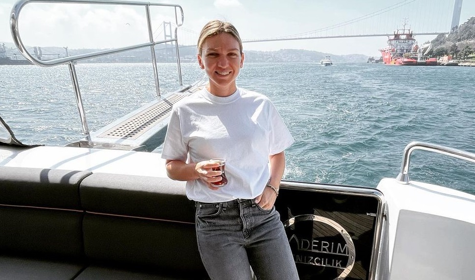 Simona Halep, cea mai extravagantă apariție de până acum! Distracție pe iaht, la Istanbul, cu muzică turcească | FOTO & VIDEO
