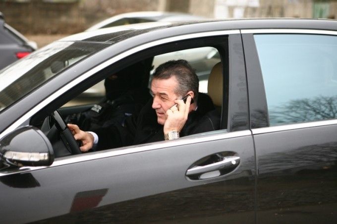 Gigi Becali a aflat planurile campioanei CFR Cluj și anunță: „Dacă nu ia campionatul, o bagă sigur în insolvență!”