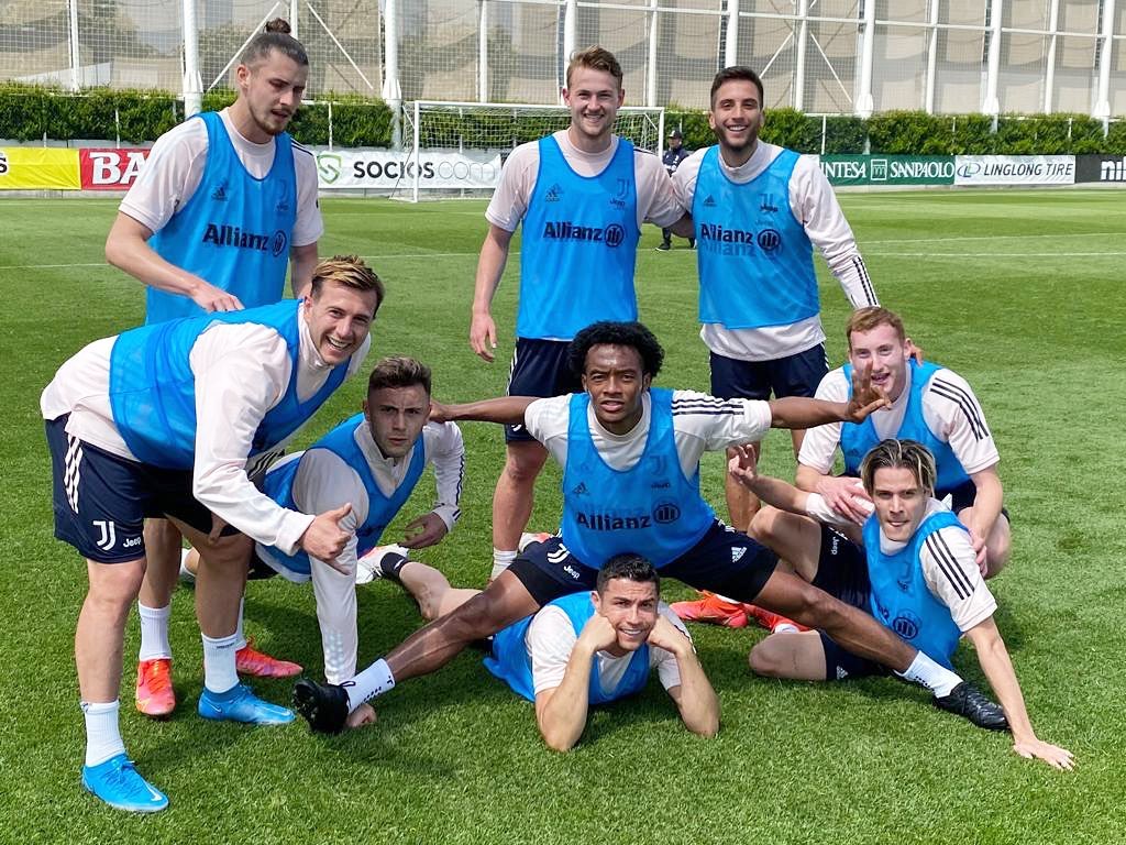 Cristiano Ronaldo a făcut senzație alături de Radu Drăgușin, într-o imagine care a adunat aproape un milion de aprecieri: „Echipa învingătoare!” | FOTO