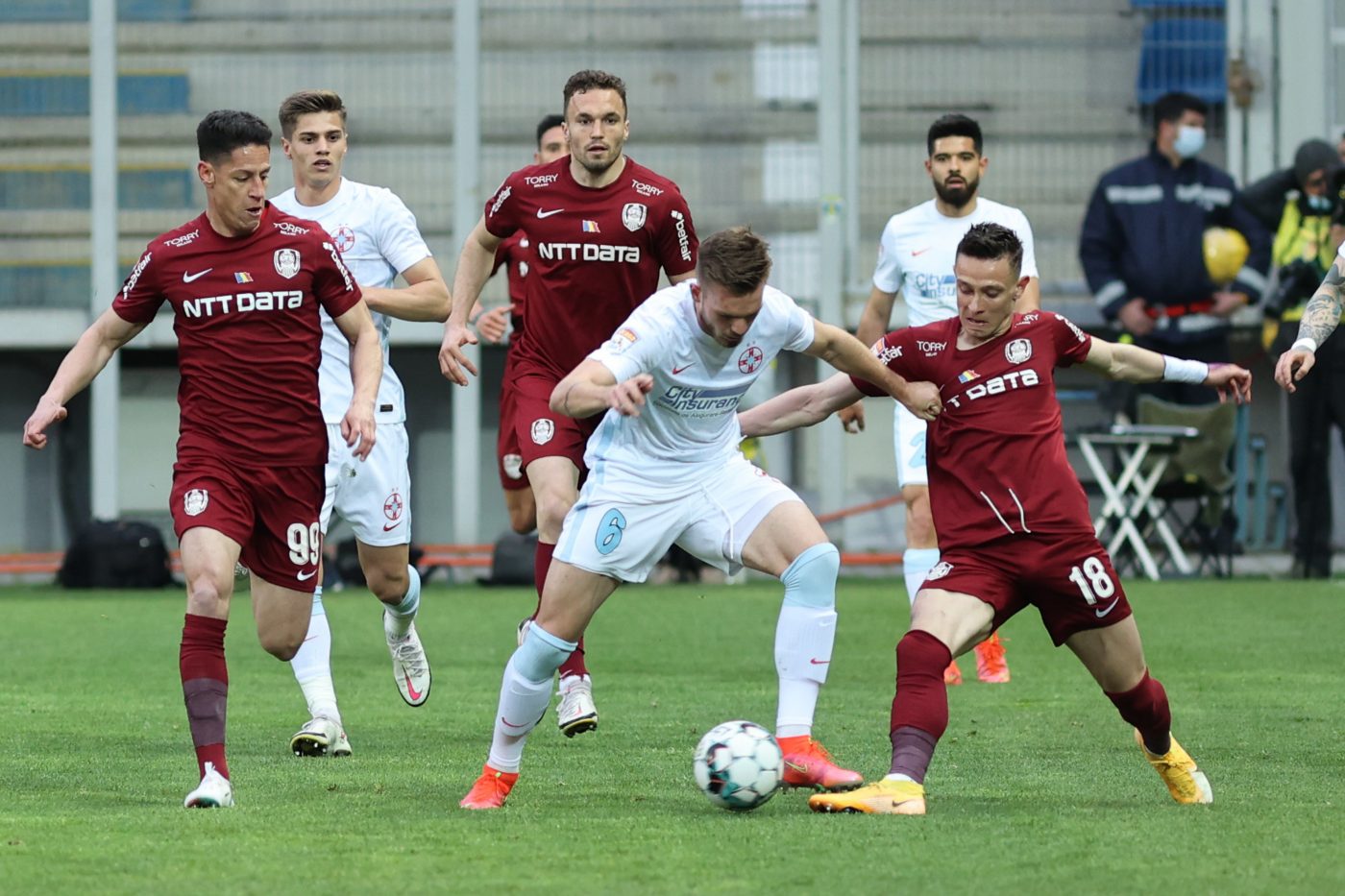 Un fost jucător de la FCSB nu pariază pe trupa lui Toni Petrea în lupta pentru titlu. „Din teren, așa mi s-a părut!”. De ce are nevoie echipa patronată de Becali