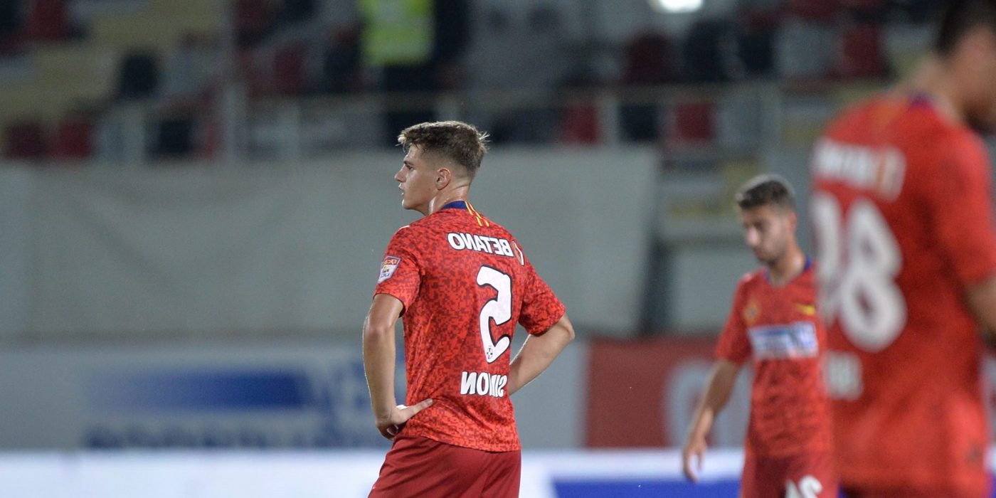 Gigi Becali s-a enervat teribil și a cerut schimbarea lui Gabriel Simion! Mijlocașul, umilit în FCSB – CFR Cluj după o eroare uriașă