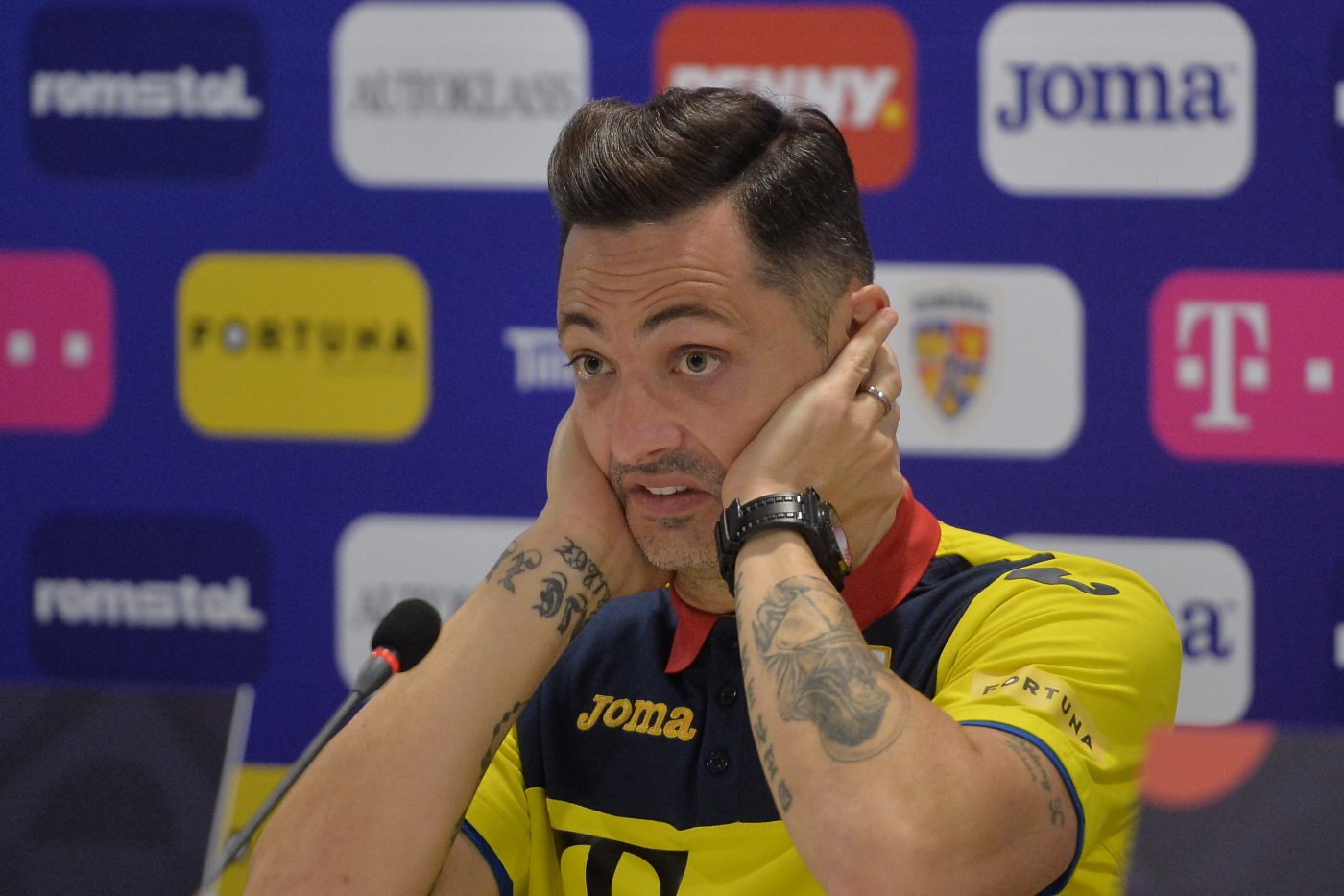 Tiberiu Căpușă, debut de coșmar în tricoul României! Cum „l-a îngropat” pe Rădoi, la doar un minut de la intrarea pe teren