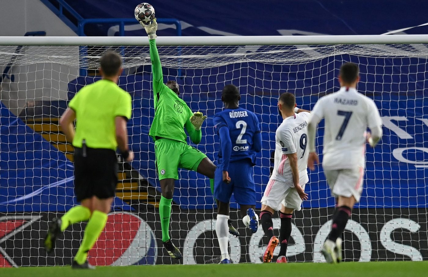 Karim Benzema, lovit de ghinion în semifinalele Ligii Campionilor! Starul Realului a ratat ocazii imense la Londra, iar Mendy a fost eroul gazdelor | VIDEO