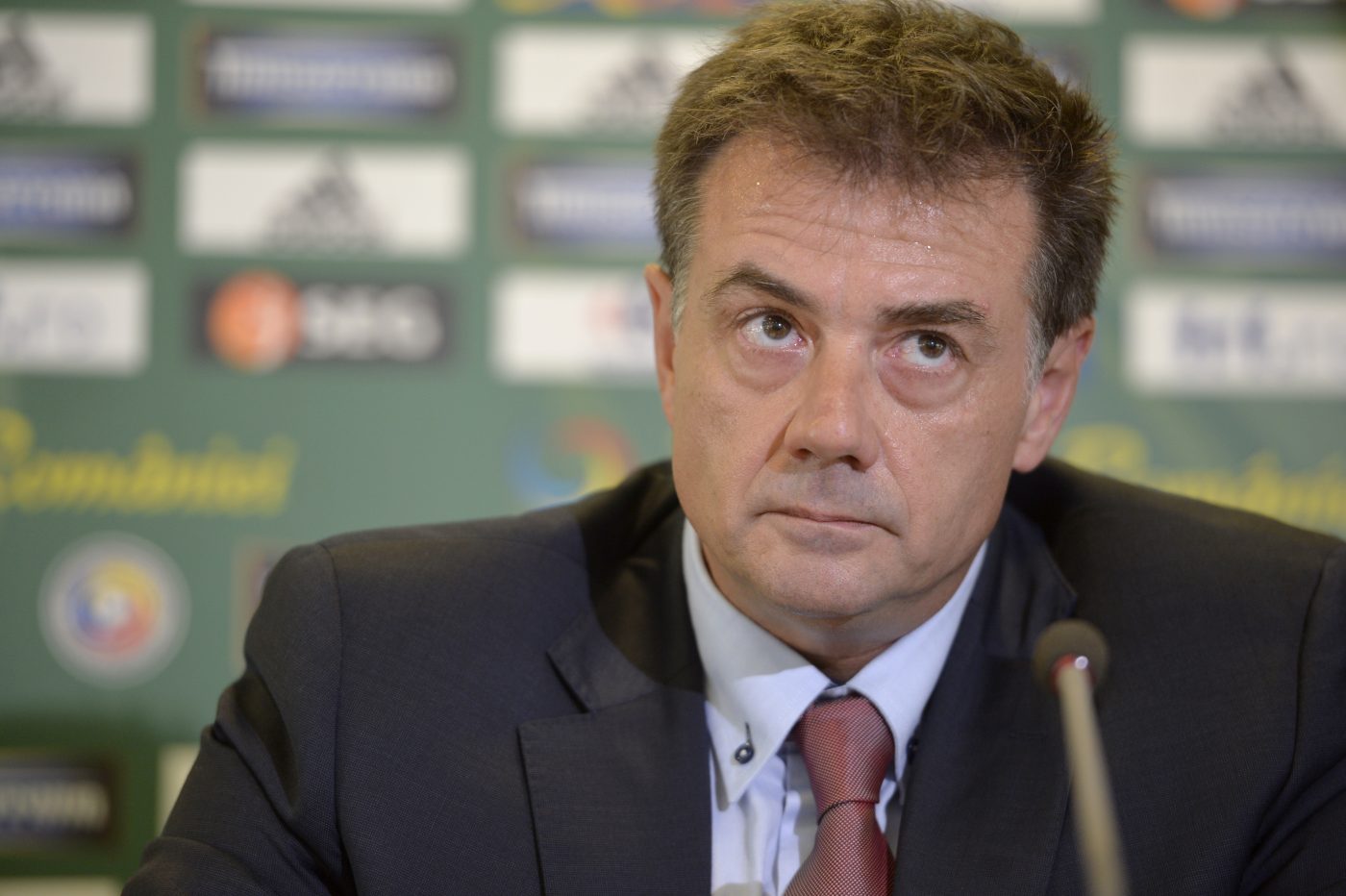 Kyros Vassaras reacționează după ultimele greșeli de arbitraj din Liga 1: „Am stabilit obiective clare!”. Mesaj pentru Iasmin Latovlevici: „Nu-mi place atunci când jucătorii îi ating pe arbitri”