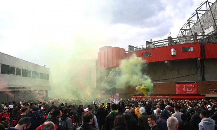 Momentele de groază prin care au trecut fanii lui Manchester United care au făcut deplasarea la Gdansk pentru finala Europa League cu Villarreal! VIDEO