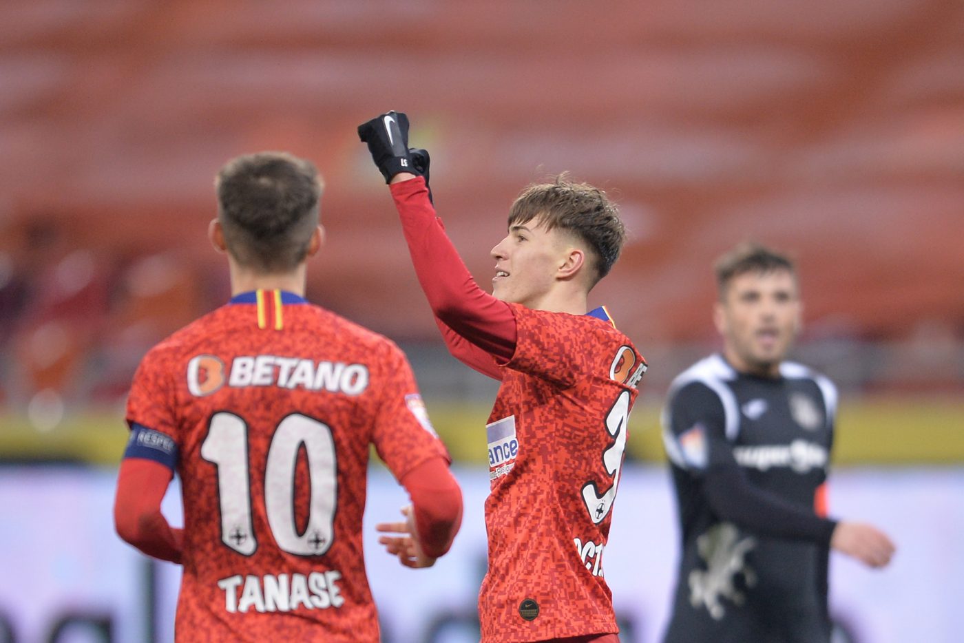 Vedeta lui Gigi Becali, Octavian Popescu de la FCSB, nu s-a prezentat la examentul de BAC. „Nu l-a interesat, nu are timp”