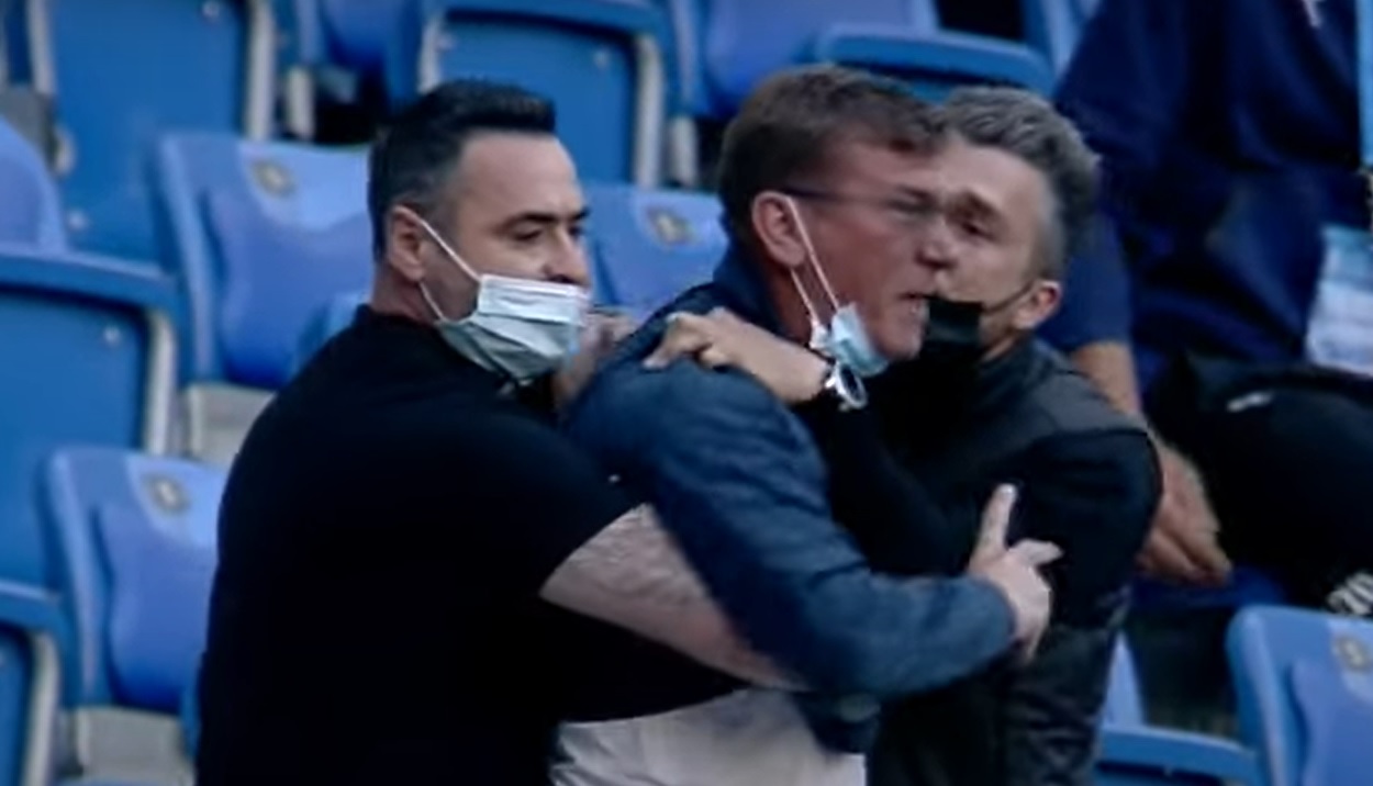 Scandal imens la Craiova! Silvian Cristescu și-a ieșit din minți, a sărit la bătaie și a fost scos pe brațe din stadion de bodyguarzi | VIDEO