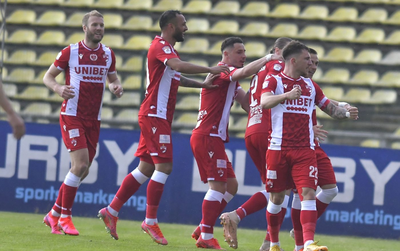 Un jucător de la Dinamo anunță plecări în masă: „Va fi foarte greu să îi mai țină!”. El va depune memoriu: „Nu am mai luat salariul din decembrie!”