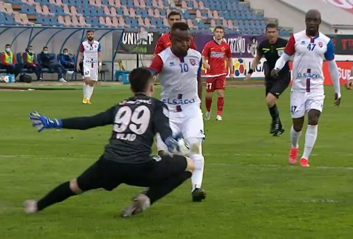 Hervin Ogenda, ce bijuterie! Fostul jucător al celor de la PSG a umilit apărarea FCSB și l-a ridiculizat pe Andrei Vlad FOTO & VIDEO