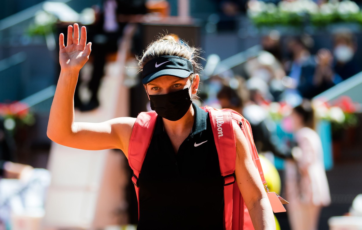 Simona Halep, victima propriilor decizii la Madrid!? Românca a renunțat în mod bizar la antrenor și preparator fizic | CULISE