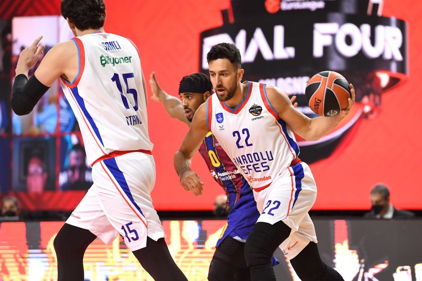 Anadolu Efes este noua campioană în Euroliga de baschet masculin! Eroul turneului Final Four de la Koln a fost un jucător din Serbia: Vasilije Micic