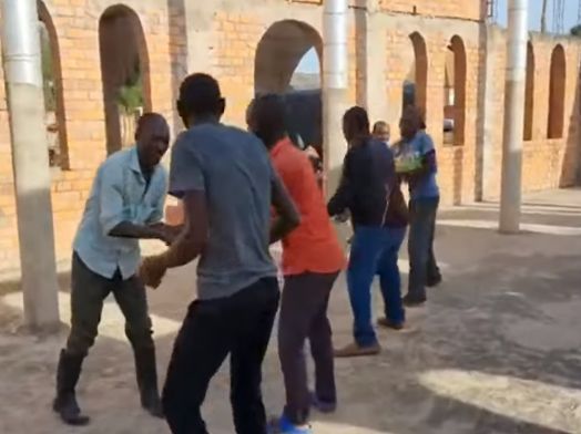 Imagini incredibile din Africa! Gigi Becali a construit biserici și i-a învățat imnul României pe africani: „Noi am primit prea mult, cum să fim egali cu ei?!” | VIDEO