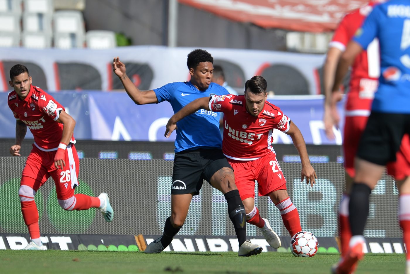 Fostul dinamovist Mihai Neicuţescu a semnat cu una dintre echipele clasate pe locurile de play-off în Liga 2