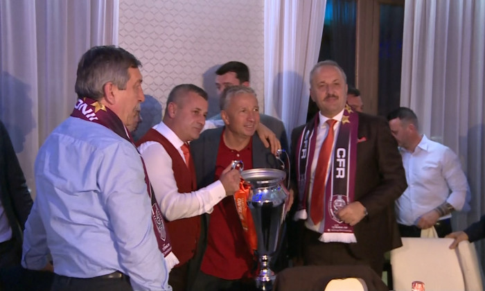 Îi făcea Neluțu Varga schimbările lui Dan Petrescu la CFR? Dezvăluirile antrenorului. „E o problemă, toată lumea o știe!”