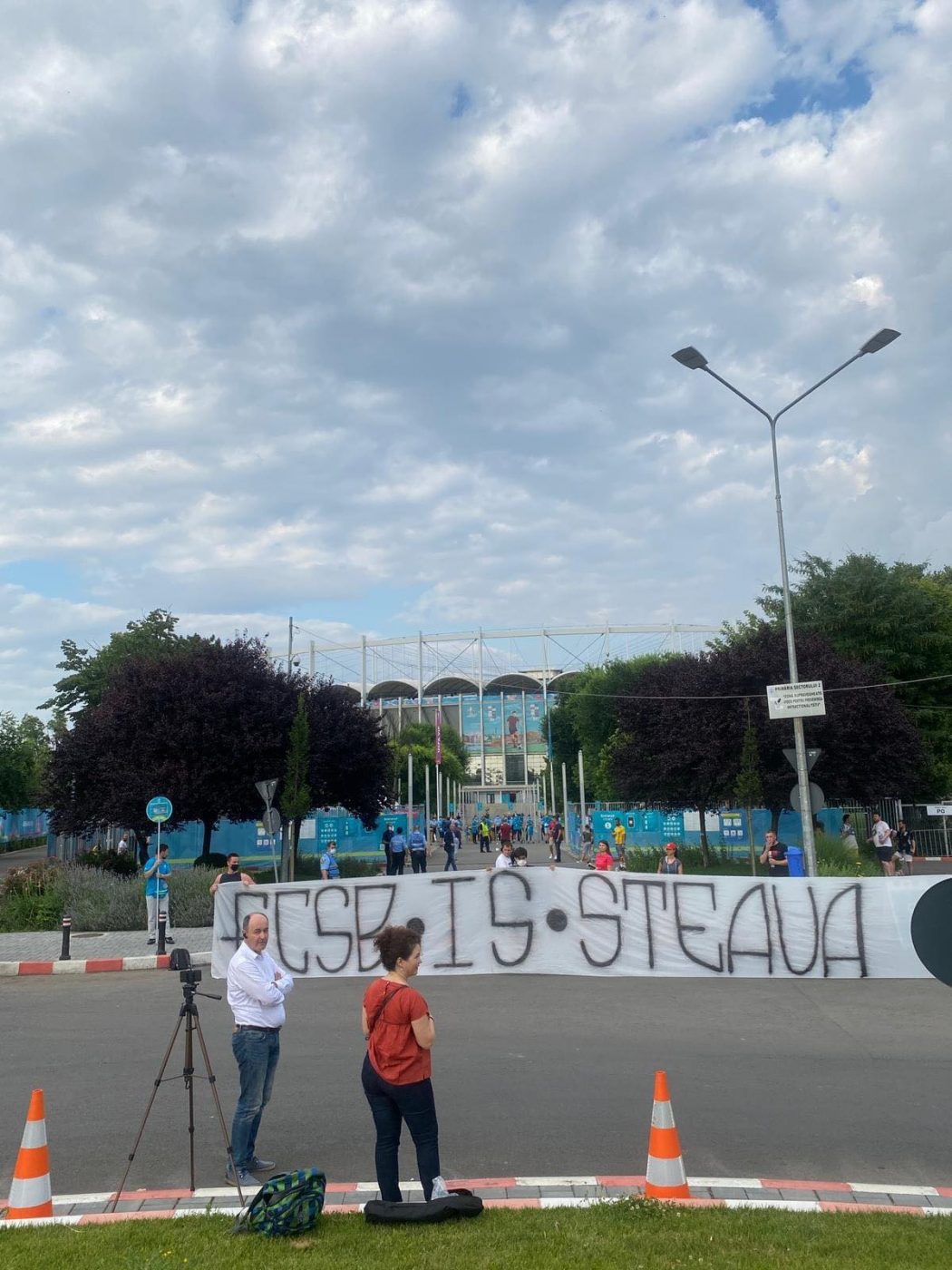 Fanii FCSB-ului, protest la „Arena Națională” înainte de Franța – Elveția | FOTO