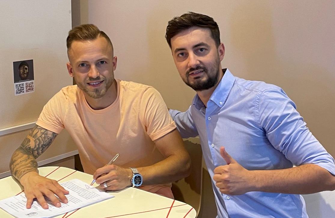 FC Argeș se pregătește intens pentru un nou sezon de Liga 1! Jimmy de Jonghe și-a prelungit contractul chiar înainte de plecarea în cantonament | EXCLUSIV