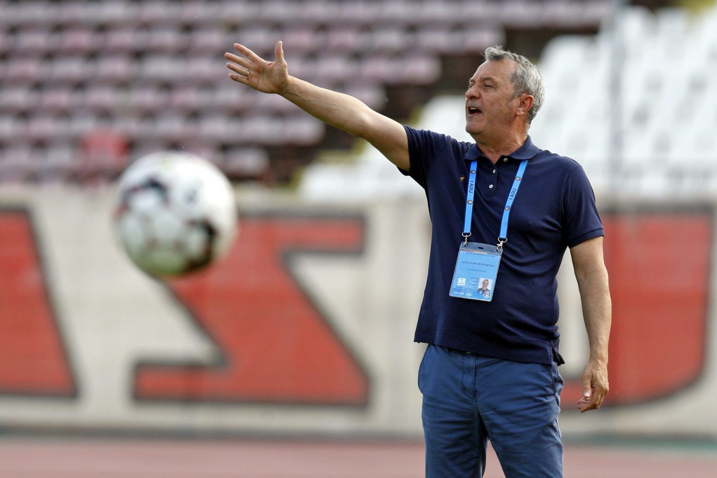Mircea Rednic a dezvăluit motivul pentru care nu a fost selecționerul României. „Mă doare ca n-am fost luat în calcul. Se merge pe mâna steliștilor!”