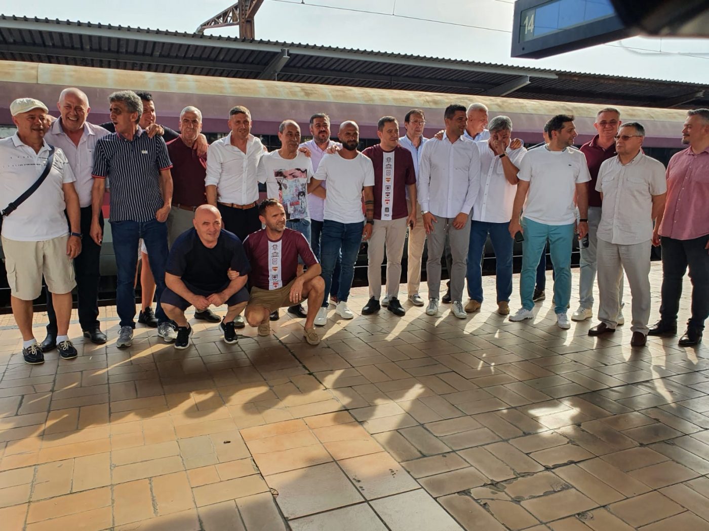 Rapid, sărbătoare la Gara de Nord! Legendele din Giulești, momente unice în ziua în care clubul a împlinit 98 de ani | FOTO