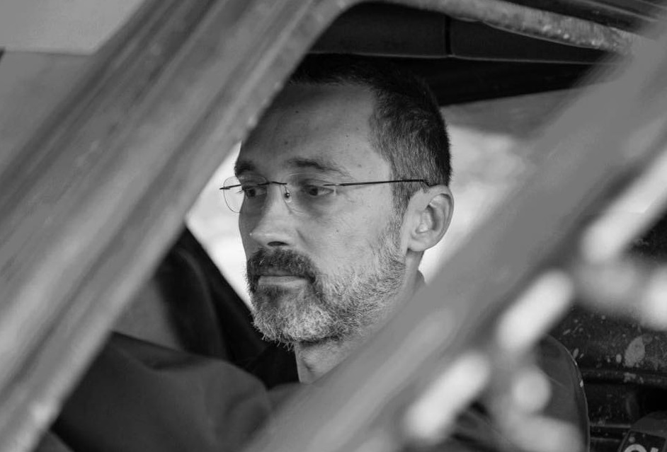 Un fost campion național și-a pierdut viața! Cum a avut loc teribila tragedie: „A rămas blocat în mașina luată de ape!”