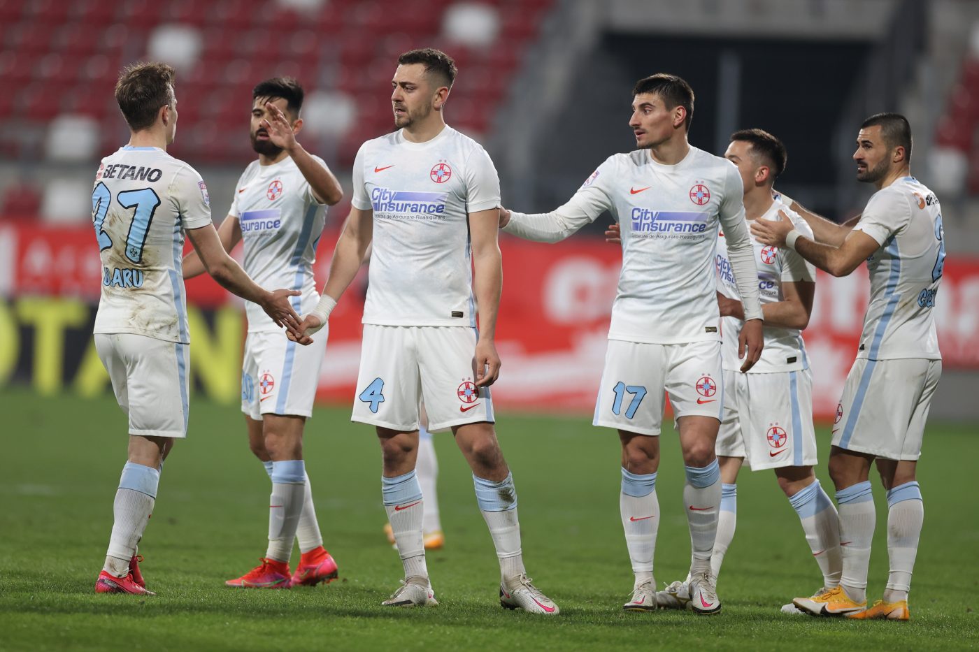 Dezvăluiri incredibile din vestiarul FCSB-ului. „Nu mai există speranță, jucătorii suferă!”