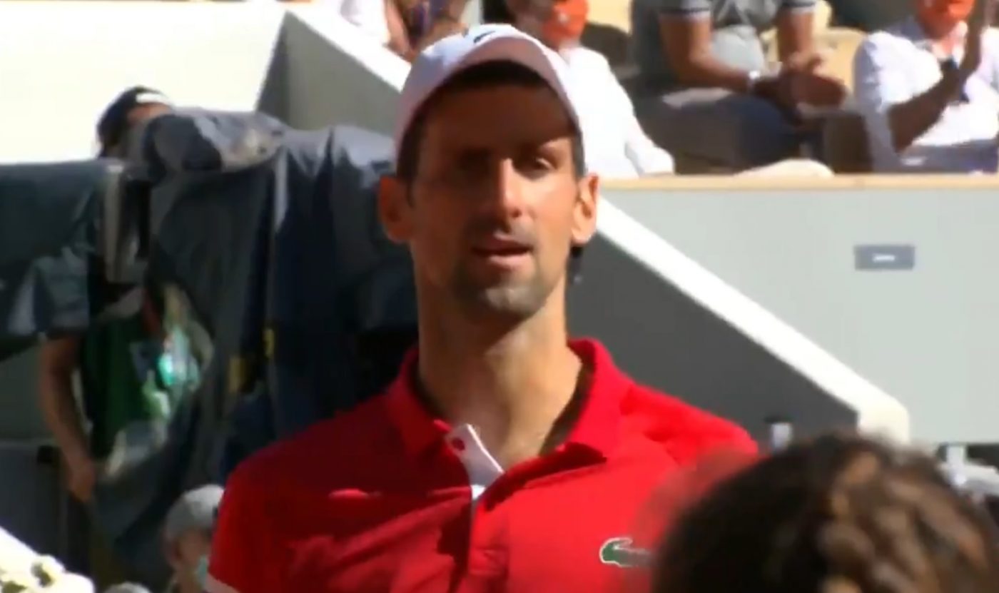 Novak Djokovic trăiește un coșmar! E păzit de poliție, a rămas fără telefon și este blocat de patru ore pe aeroportul din Melbourne