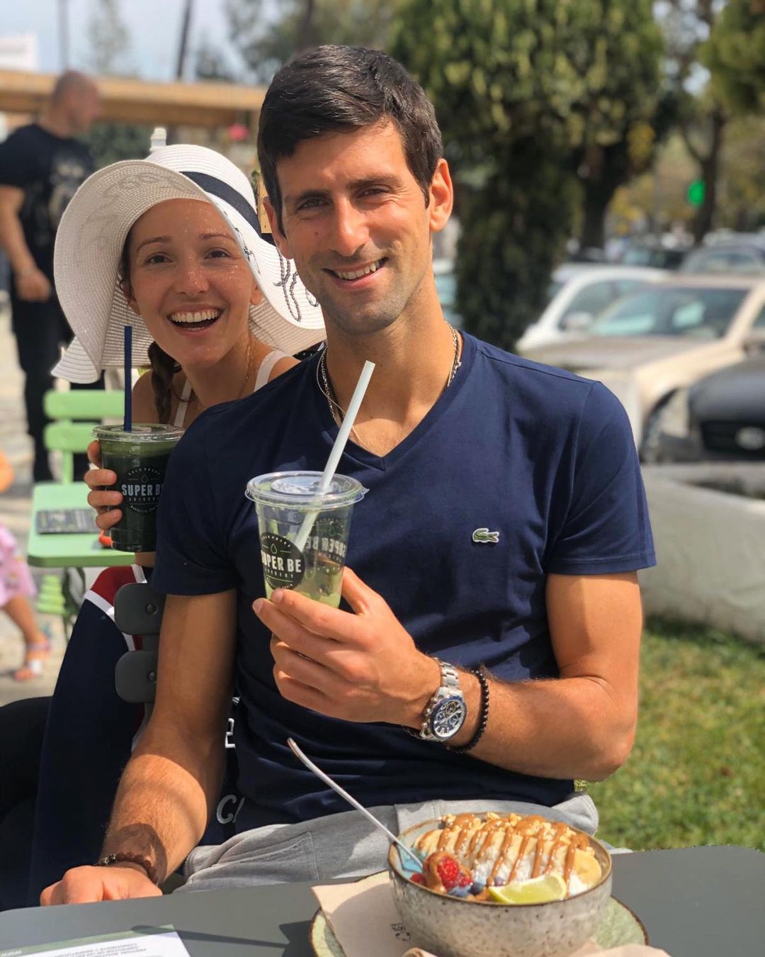 Nevasta furioasă a lui Novak Djokovic s-a luat la ceartă cu unul dintre cei mai cunoscuți jurnaliști de tenis din lume, în văzul lumii: „Face ce simte că e mai bine pentru corpul lui!”. De la ce a pornit scandalul