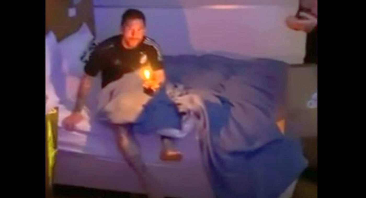 Imaginile care fac înconjurul planetei! Messi, luat pe sus din somn de colegi în cantonamentul Argentinei + Ce „cadouri” fabuloase a primit de ziua sa de naștere😆
