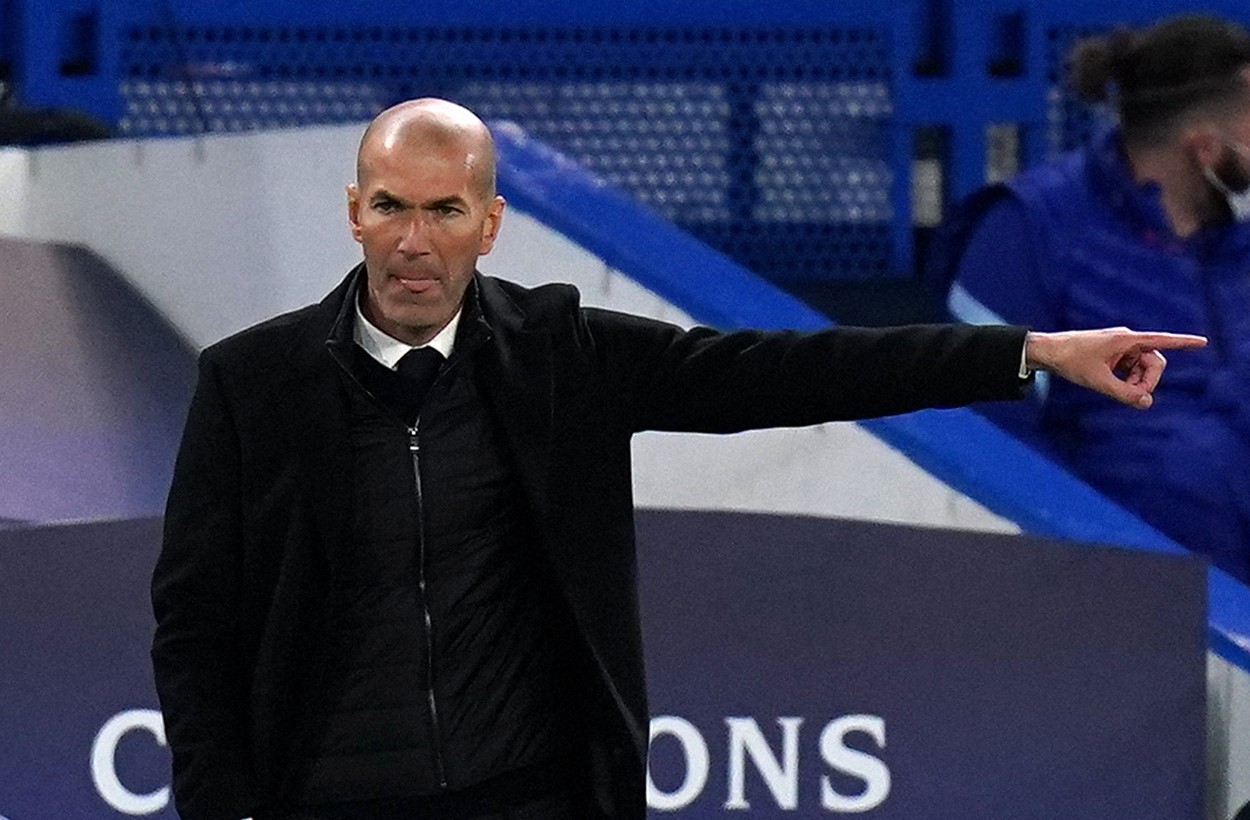 Zinedine Zidane, reacție halucinantă la adresa unui jurnalist: „Munca ta e ruşinoasă! Vino să vorbeşti cu mine fără camere!” | VIDEO