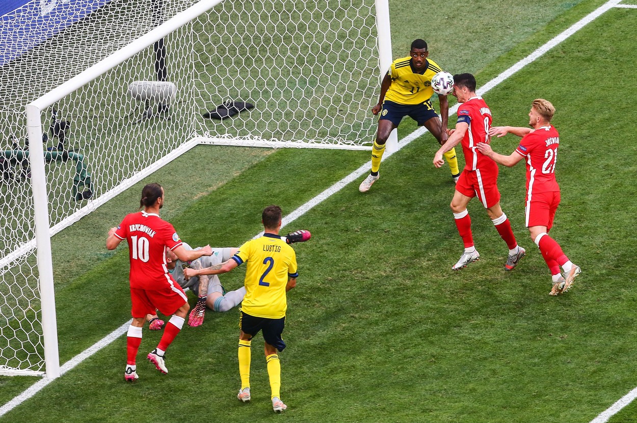 Robert Lewandowski, ratări în lanț! A lovit de două ori bara în Suedia – Polonia