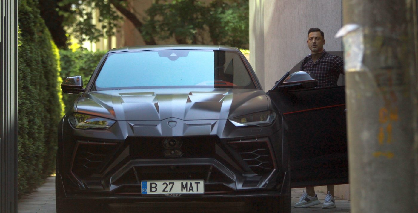 Mirel Rădoi și „batmobilul”! Cum a fost surprins selecționerul României și cât costă bolidul care i-a lăsat mască pe jucătorii Stelei | FOTO EXCLUSIV