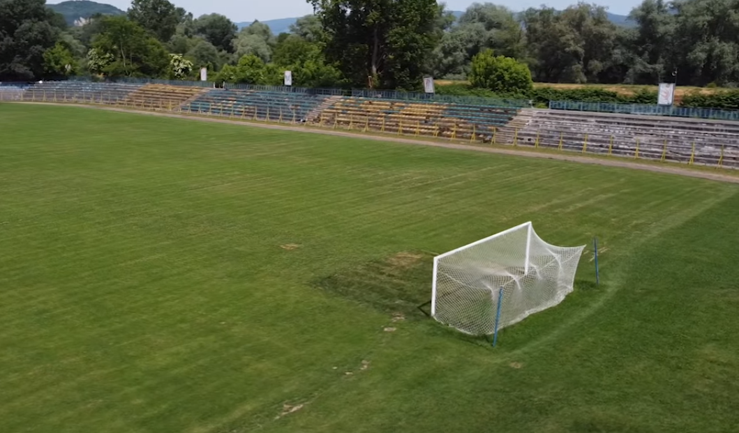 Un oraș din județul Cluj va avea stadion nou! Municipalitatea a început demersurile. Câte locuri va avea arena și cum arată proiectul