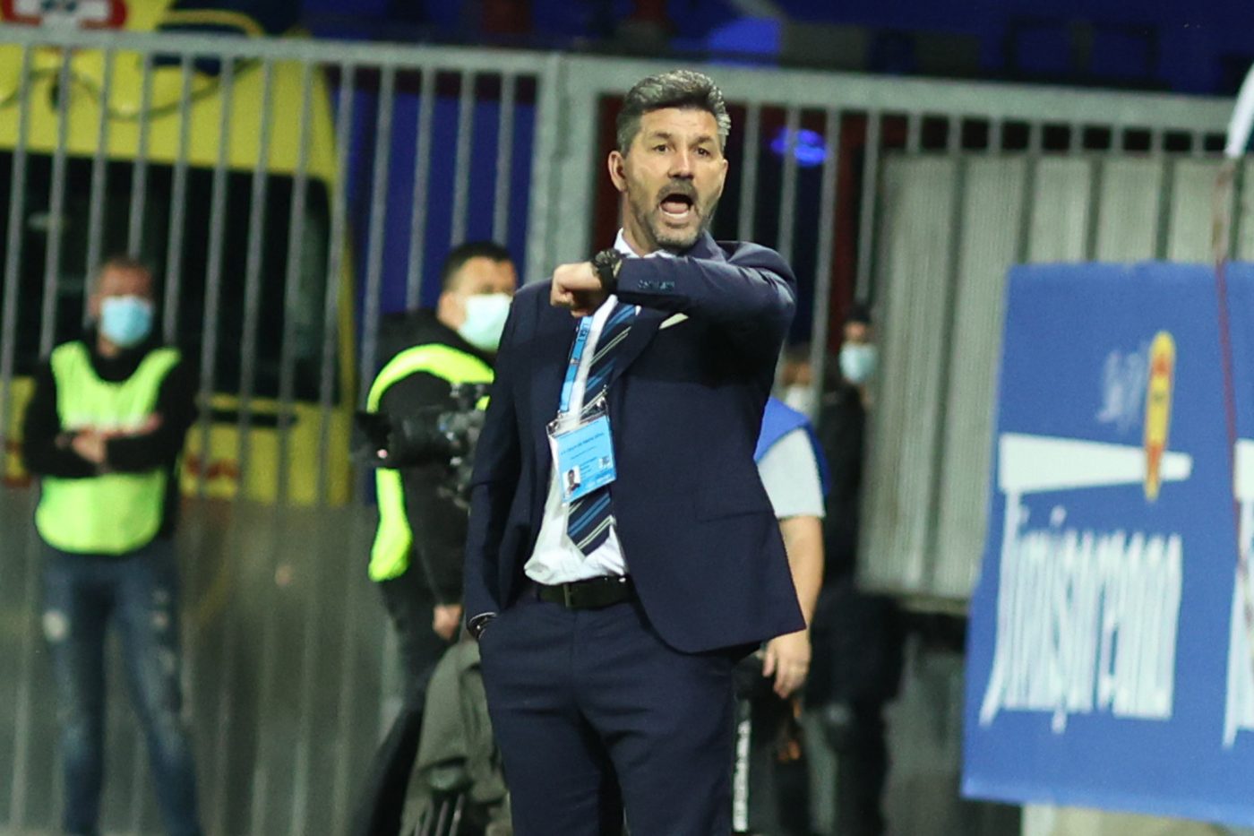 Motivele pentru care Marinos Ouzounidis a fost dat afară de la Universitatea Craiova! Eşecul din Albania a fost picătura care a umplut paharul | EXCLUSIV